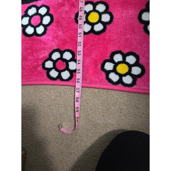 Hello Kitty Blanket Pink Flowers Plush Throw Cute Soft Sanrio Decor 43"x57" - Picture 3 of 6